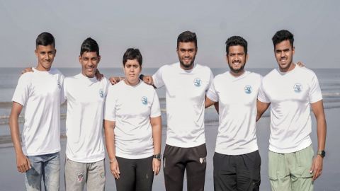 5 youths, 1 girl to relay-swim 1,100-kms Mumbai-Goa return, set new world record.