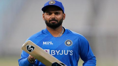 Cricket Image for Bus Driver Sushil Kumar Rescued Rishabh Pant 