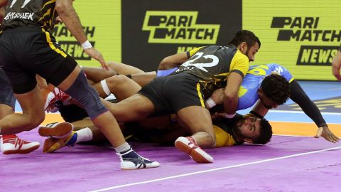PKL 2022:  Ajinkya Pawar raid helps Tamil Thalaivas beat Telugu Titans by 52-24!