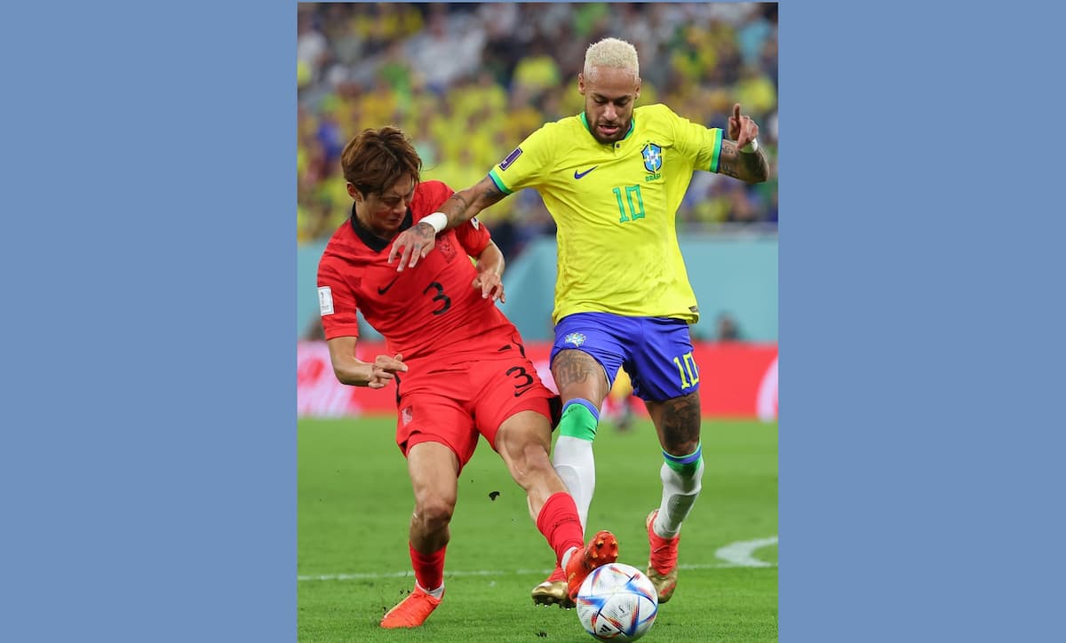 Al Rayyan:Brazil's Neymar, and South Korea's Hwang Hwang vie for the ball during the World Cup round