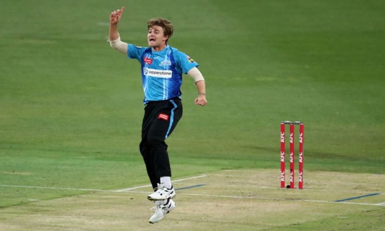 BBL: 'They just nicked them', says Strikers' Thornton after bowling out Thunder for 15