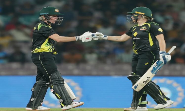 IND vs AUS, 1st T20I: Beth Mooney leading Australia's charge in the run chase!