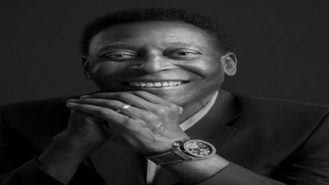 Brazil's press pays respects to football's 'king'