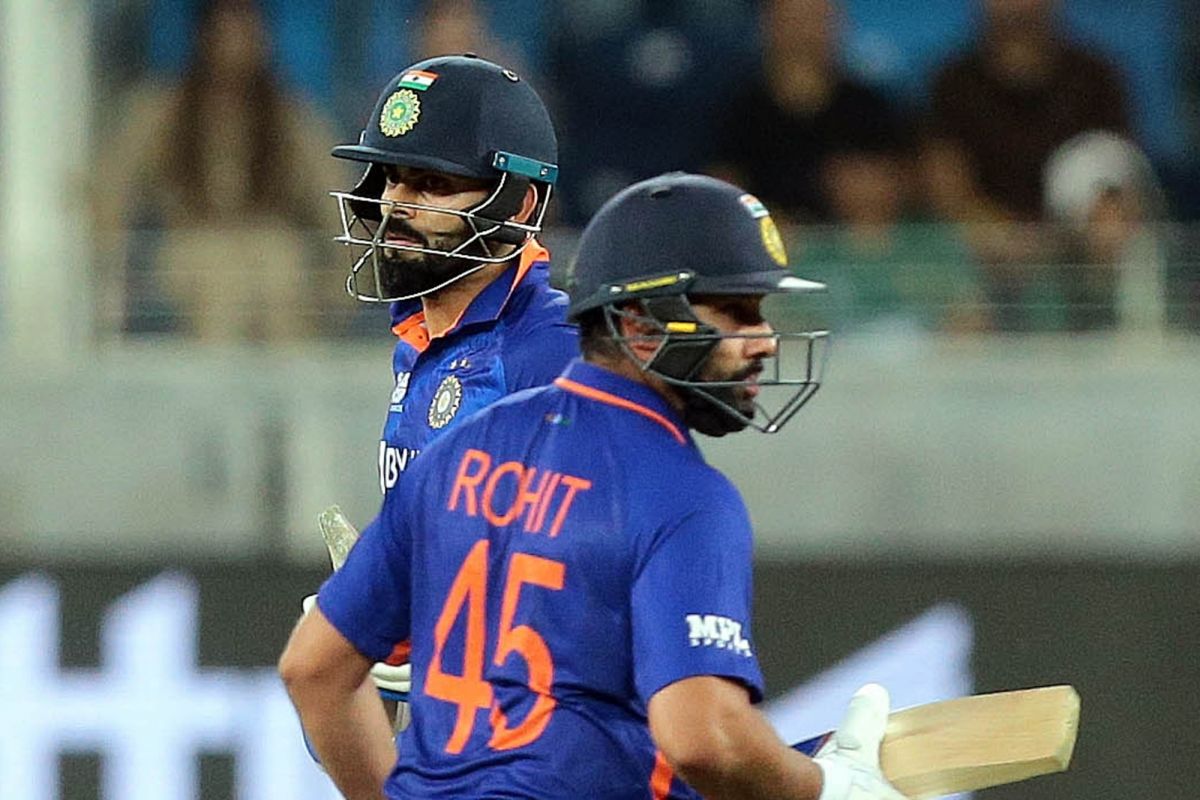 Dubai:India's captain Rohit Sharma, and Virat Kohli run between the wickets to score during the T20 भारतीय क्रिकेट इस समय संकट के घेरे में है, एमएस धोनी से सीखे सबक