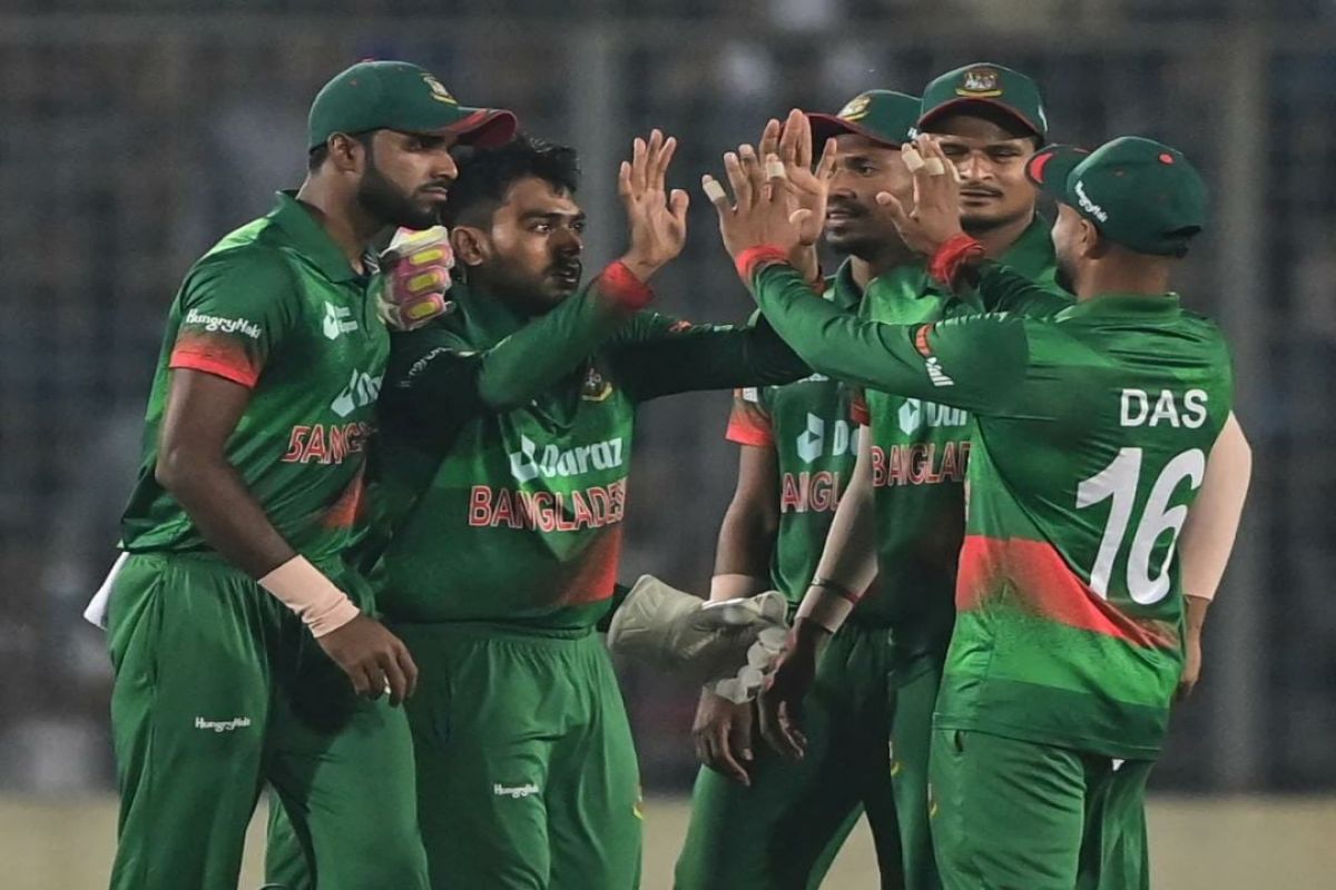 IND v BAN, 2nd ODI: Mehidy stars as Bangladesh clinch series despite Rohit's late blitz (Ld)