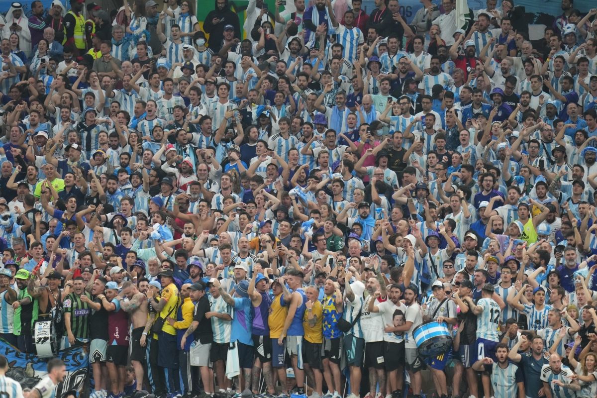 Lusail:Argentina supporters celebrate on the stands during the World Cup semifinal soccer match betw