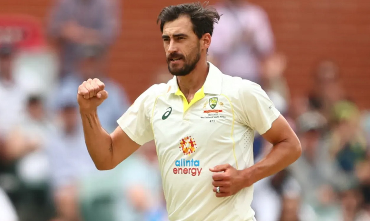  Mitchell Starc completes 300 wickets in Test cricket 