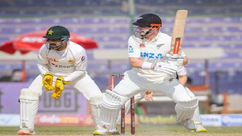 Pakistan have scalped the New Zealand openers in the opening session of day three!