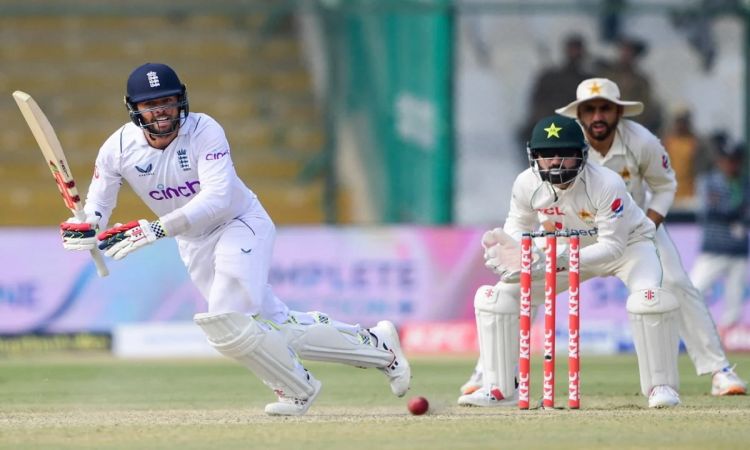 PAK vs ENG: England Out For 354 In Reply To Pakistan's 304 In 3rd Test
