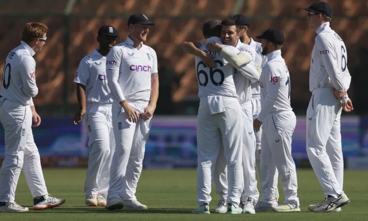 Cricket Image for Pakistan Reeling On 117/3 Against England At Lunch In 3rd Test