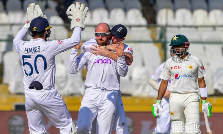 Pakistan 99-3 at lunch on day 3 of third test vs england lead by 49 runs