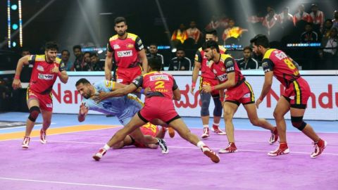 PKL 9: Bengaluru Bulls Hold Off U.P Yoddhas For Crucial Win, Qualify For Play-offs