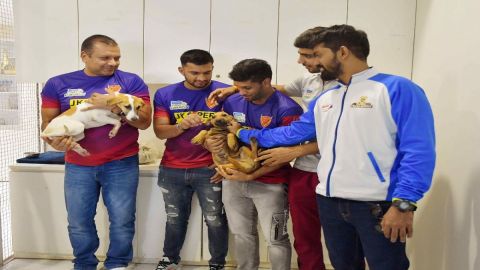 PKL 9: Kabaddi players spend invigorating time with rehabilitated animals