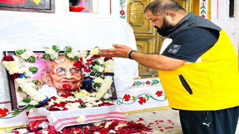 Powerlifter Mahant Gaurav Sharma pays tribute to PM Modi's mother