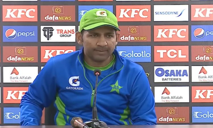 Cricket Image for Pak Vs Nz Sarfaraz Ahmed Hilarious Reaction Watch Video 