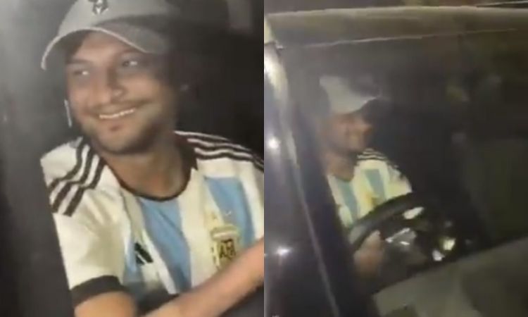 Cricket Image for VIDEO : शाकिब ने मनाया अर्जेंटीना की जीत का जश्न, सड़क पर फैंस के साथ झूमे