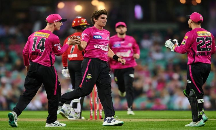BBL 12: Ben Dwarshuis the star as Sydney Sixers defend 149 with some ease against Renegades!