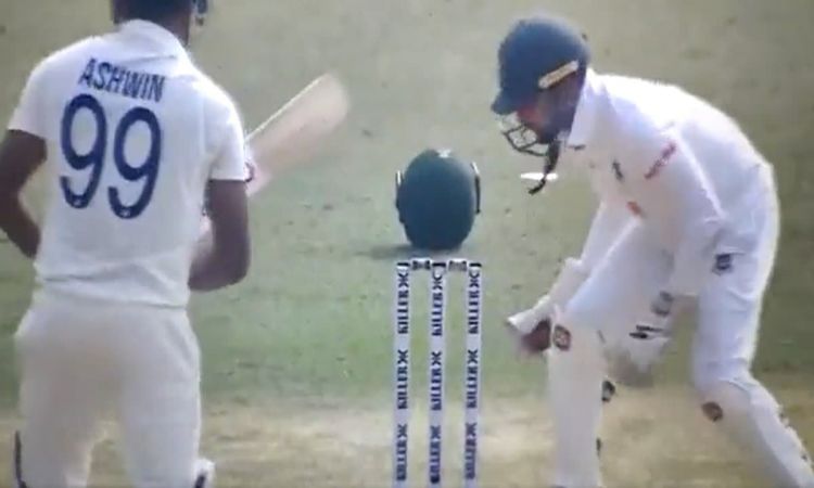 Cricket Image for बॉल पकड़ उछल कूद करने लगा बांग्लादेशी विकेटकीपर, अश्विन हो गए हैरान; देखें VIDEO