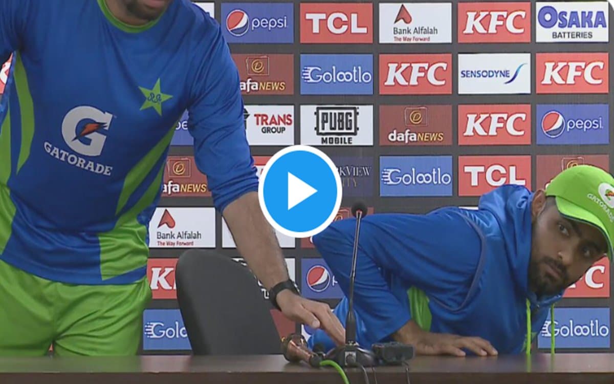 Cricket Image for VIDEO: 'बाबर आजम यह कोई तरीका नहीं है', प्रेस कॉन्फ्रेंस में था पत्रकार ने चिल्लाय