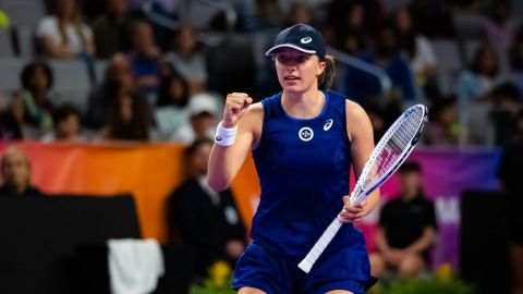 World No.1 Swiatek leads Australian Open entry list.