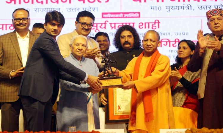 12 players including DM of Noida got Laxman-Lakshmibai award