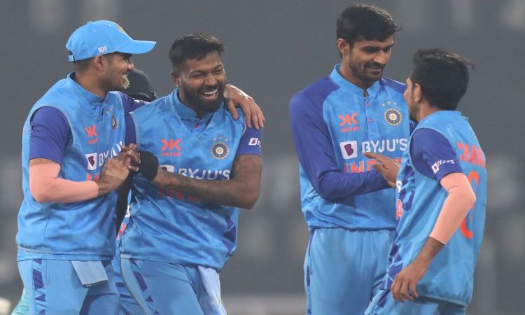 2nd T20I: Bowlers shine as India restrict New Zealand to 99/8