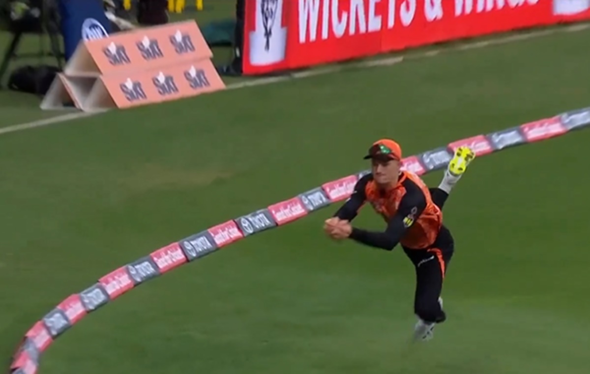 Cricket Image for Cameron Bancroft Pulled The Best Catch Of Bbl 12