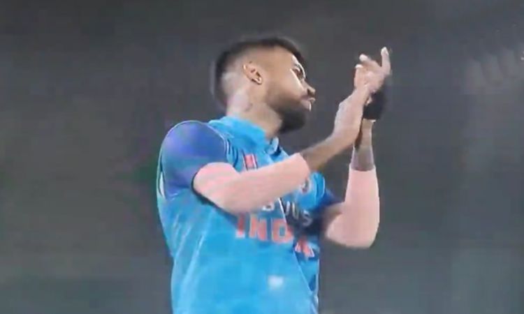 Cricket Image for Hardik Pandya Disbelief On Shivam Mavi Running Catch