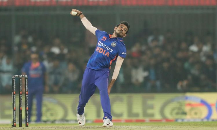 Yuzvendra Chahal need 2 wickets to complete 300 t20 wicket