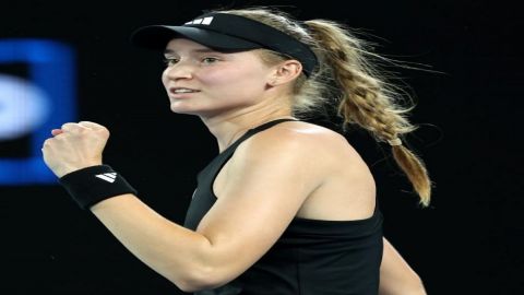 Australian Open: Rybakina eases past Ostapenko to make her first semifinal in Melbourne.