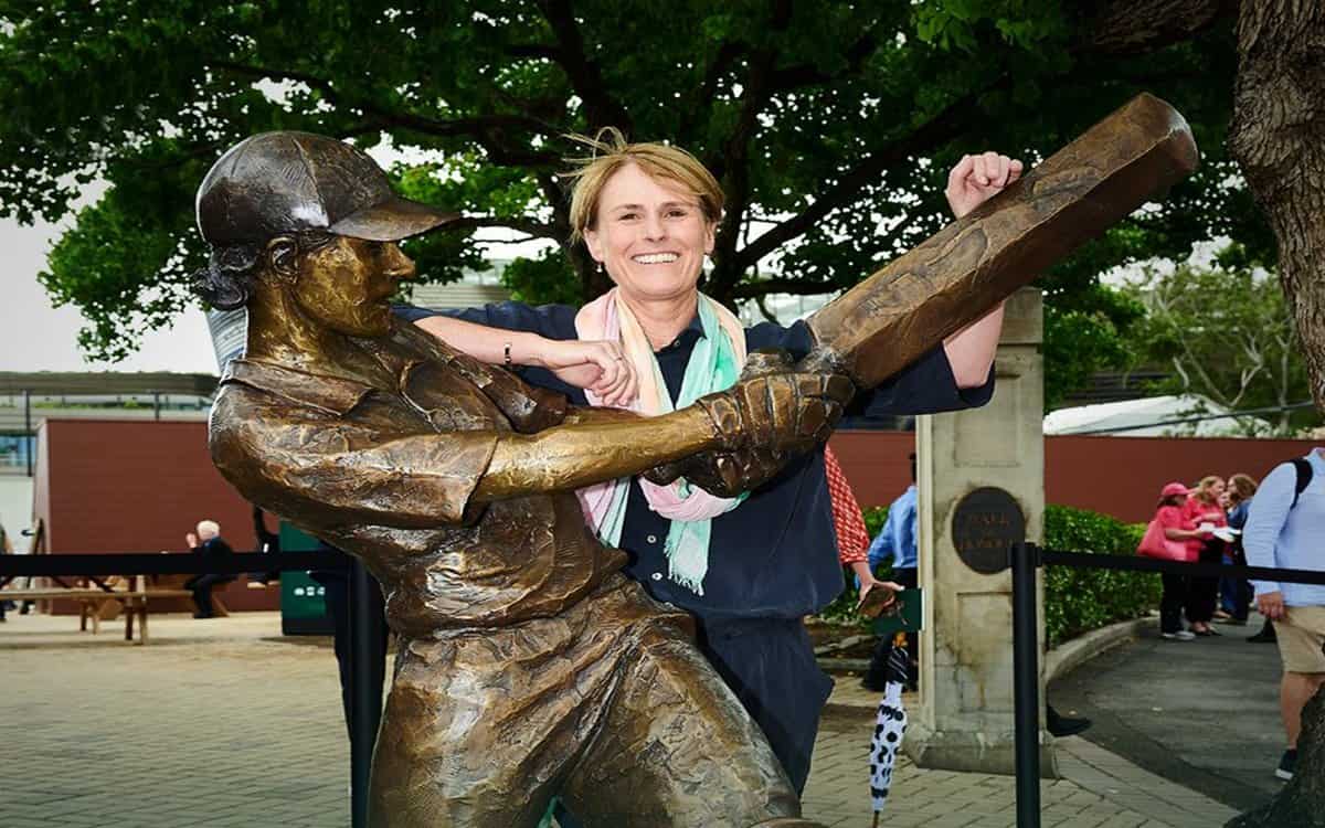 सिडनी क्रिकेट ग्राउंड के बाहर लगी ऑस्ट्रेलियाई महिला क्रिकेट बेलिंडा क्लार्क की प्रतिमा, देखें PHOTO 