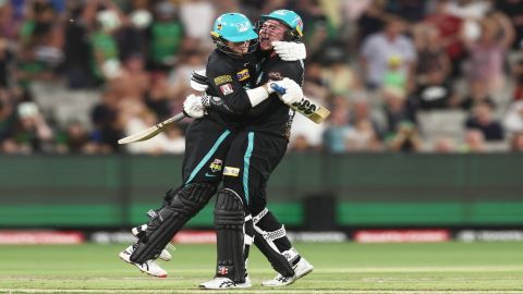 BBL 12: Matt Renshaw inspires Brisbane Heat to win over Melbourne Stars!