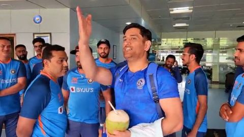 Ms Dhoni Visited JSCA Stadium During India's Practice Session Ahead Of The First T20I Against New Ze