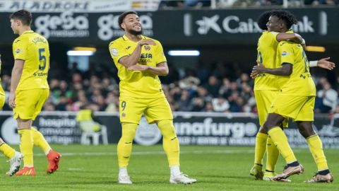 Football transfers: Two Villarreal forwards on verge of sealing Premier League moves