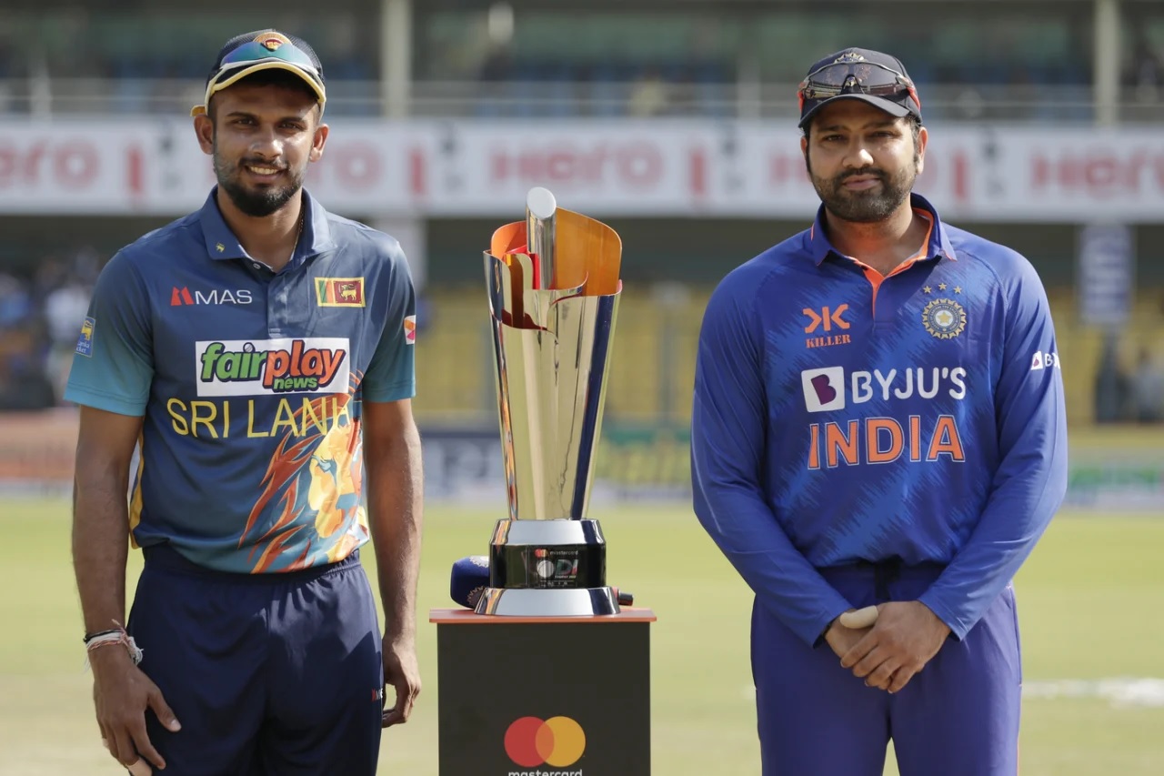 Dubai : Sri Lanka's Dilshan Madushanka, left, celebrates with teammates the dismissal of India's Dee