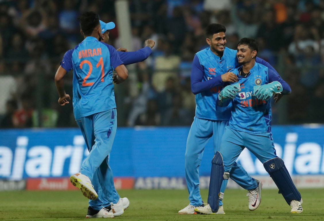 Ind Vs Sl 1st T20i Axar Patel Bowls A Tight Final Over And India Hold ...