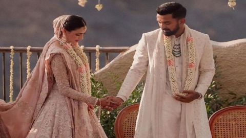 'In your light, I learn how to love': Athiya, Rahul now officially man and wife (Ld)