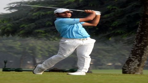 Slow start for Shubhankar as Poulter and Bland lead; Dubai Desert Classic extended to Monday due to 