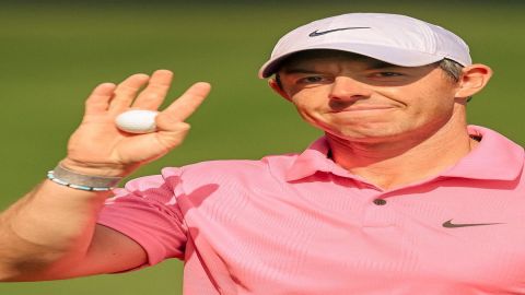 McIlroy rallies from 2 behind to grab 3-shot lead at Dubai Desert Classic