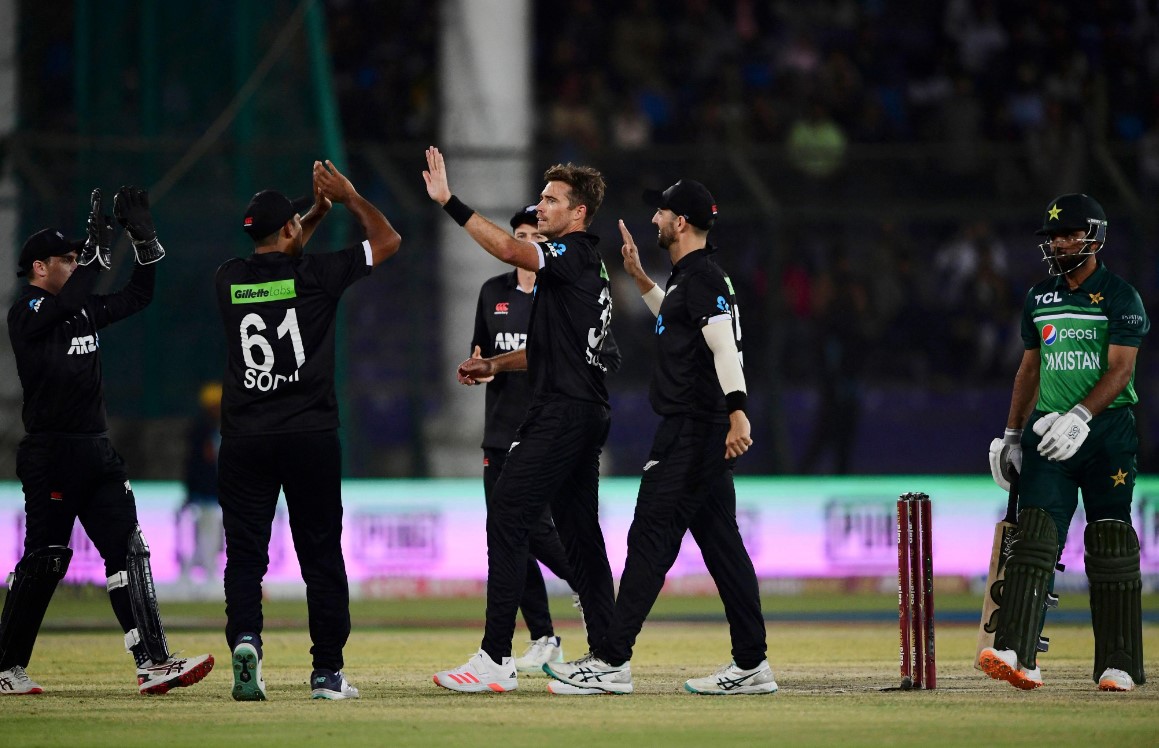 Pak Vs Nz 2nd Odi New Zealand Win Comfortably And They Level The Three