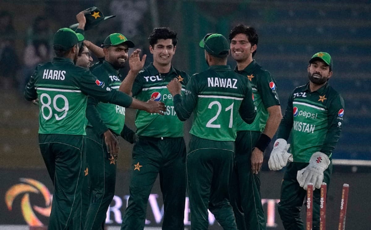 नसीम के पंजे के बाद 3 बल्लेबाजों ने ठोके अर्धशतक,पाकिस्तान ने न्यूजीलैंड को पहले वनडे में 6 विकेट से