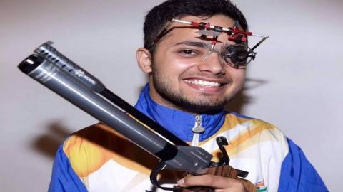 My brother Manish inspired me to take up shooting, says Shiva Narwal
