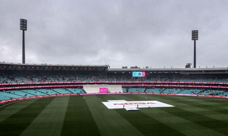 Rain forces abandonment of day three in Sydney Test between Australia and South Africa