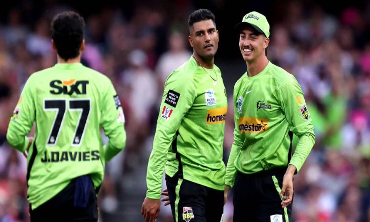 Sydney Thunder win by 3 wickets and seal their spot in the Final Five of BBL 12!