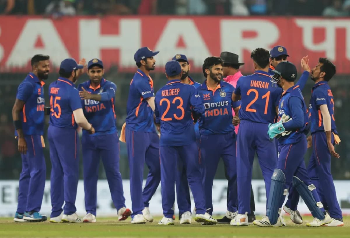 रोहित-शुभमन के शतक के बाग शार्दुल-कुलदीप ने गेंद से मचाया धमाल, भारत बनी दुनिया की नंबर 1 वनडे टीम