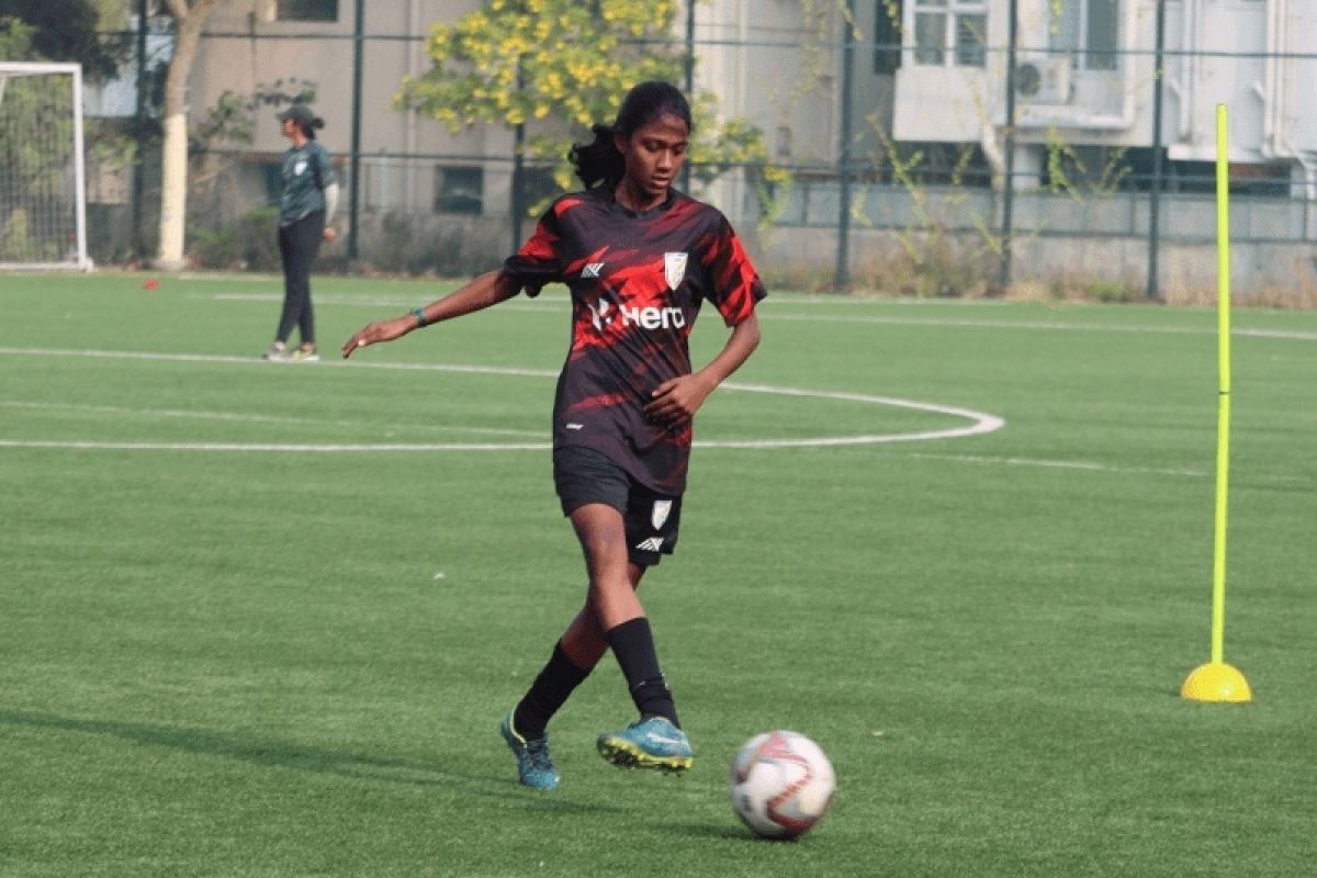 Used to bunk classes since I always wanted to play football with the boys in the school: Madhumathi