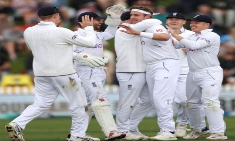 2nd Test: Anderson, Leach strike as England dominate against New Zealand
