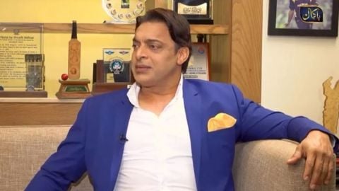 Cricket Image for Shoaib Akhtar Humiliated Kamran Akmal In Live Show 