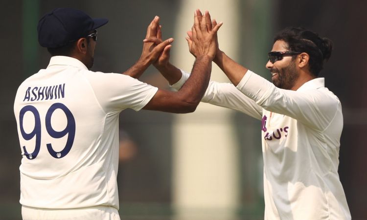Ravi Ashwin becomes the second Indian bowler to complete 100 wickets against Australia in Test!