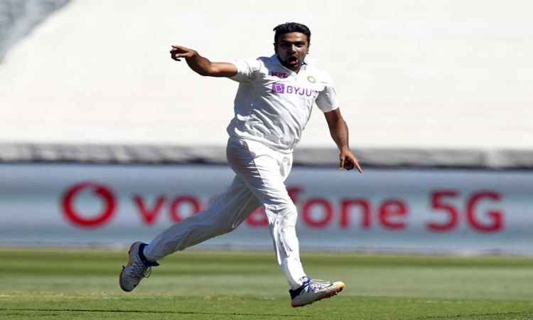  Ravichandran Ashwin closing in on Harbhajan Singh's record against Australia!